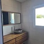 Maison Moderne Avec Salagou *
