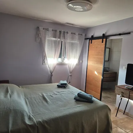 8 Pers Avec Spa, Vue Panoramique Et Jardin Pres Du Salagou Villa